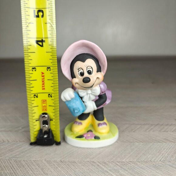 Vintage Walt Disney Minnie Mouse Ceramic Figurine With Watering Can Gardening - Picture 6 of 6